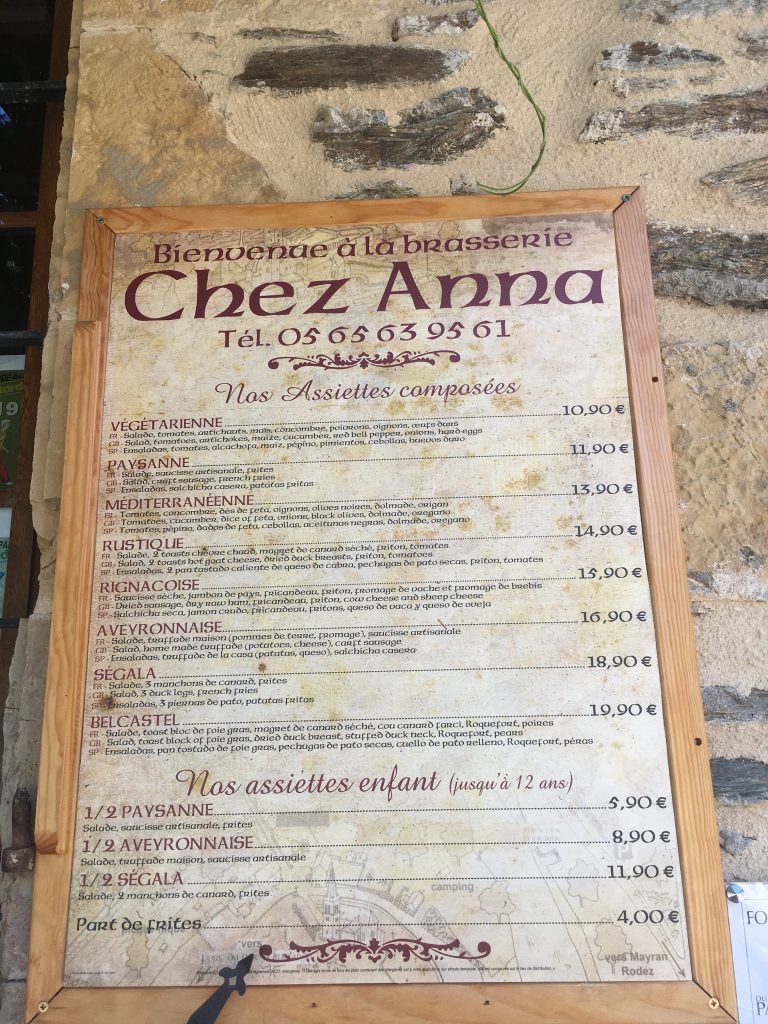 Aveyron en famille - Brasserie chez Anna à Belcastel 