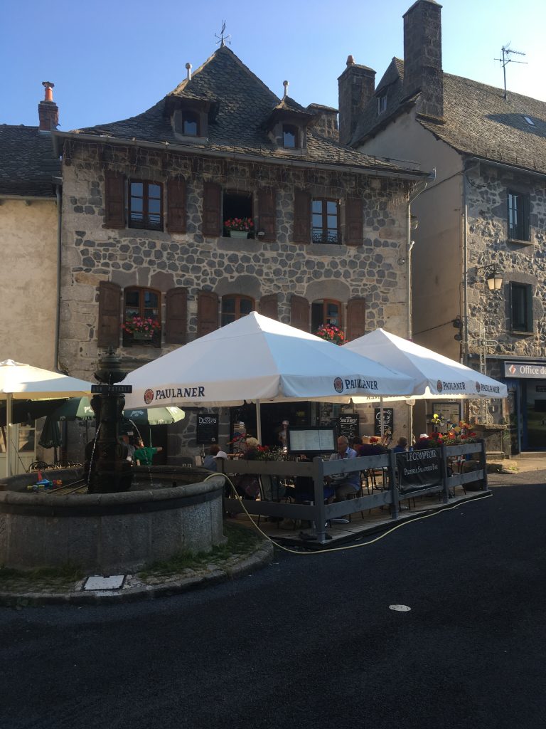 Aveyron en famille - Restaurant le Comptoir à Laguiole 